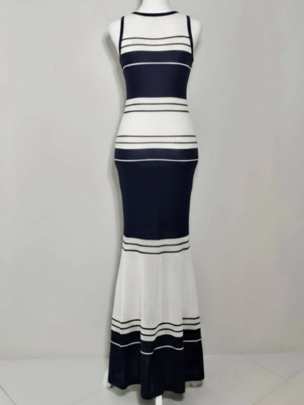 VENUS Women’s Sleeveless Knit Halter Navy & White Maxi Dress – Size XS (NWOT) - Picture 3 of 10